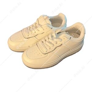 NEW Women’s Pretty Little Thing White Contrast Sole Chunky Platform Trainers 5!